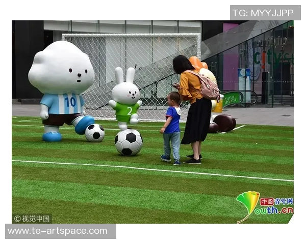 足球巨星相聚梦幻卡通世界精彩瞬间尽收眼底 足球巨星相聚梦幻卡通世界精彩瞬间尽收眼底