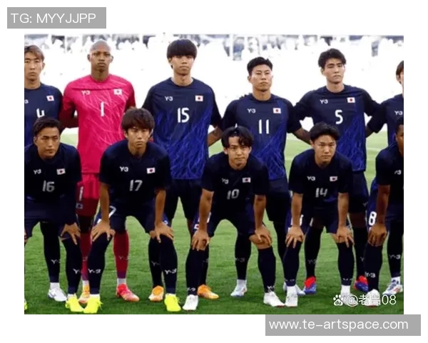 日本足球3比0战胜韩国实力球星展现新辉煌夺得关键胜利 日本足球3比0战胜韩国实力球星展现新辉煌夺得关键胜利